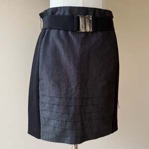 Deadstock New With Tags Bebe Grey Black Bandage Mini Skirt with Metal Buckle Bel